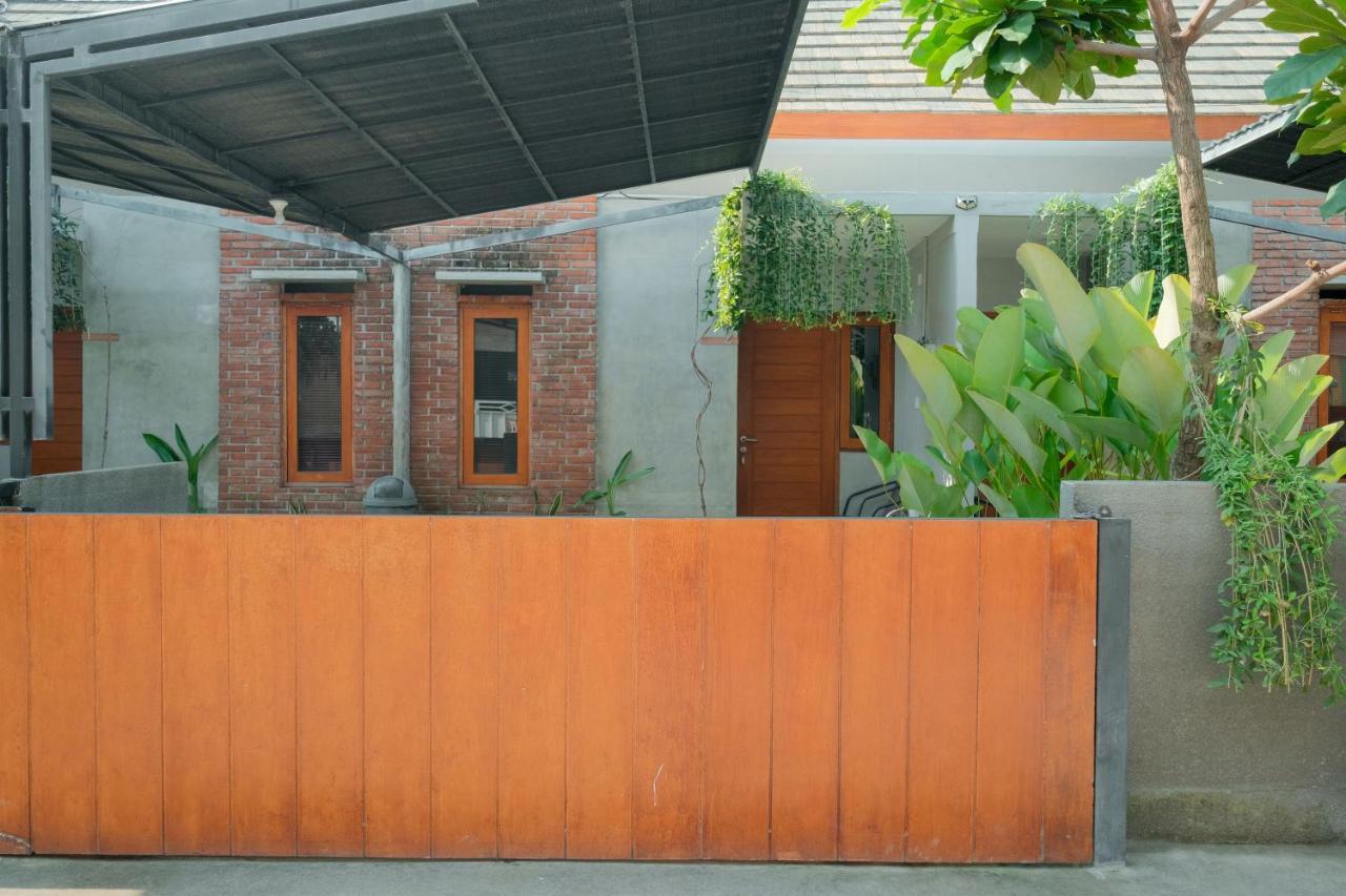 Sanur Andewi Guest House Denpasar Redpartner - Minimum Stay 30 Nights מראה חיצוני תמונה